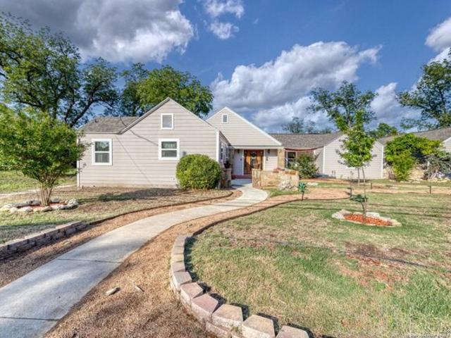 House for sale in Uvalde, Texas