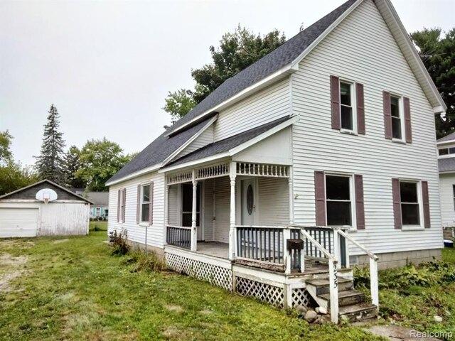 House for sale in Croswell