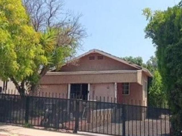 House for sale in East Los Angeles, Canoga Park