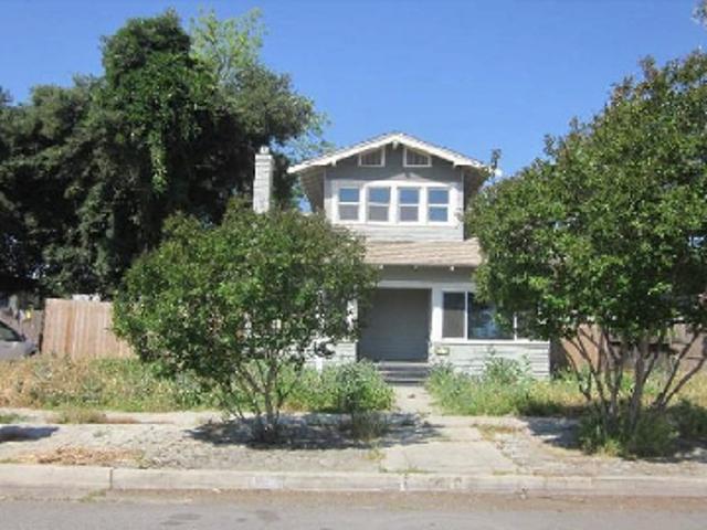 House for sale in Tulare, Tulare County
