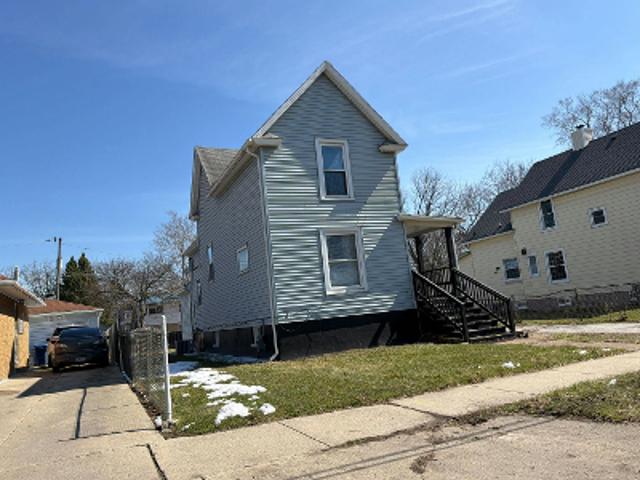House for sale in Waukegan, Illinois
