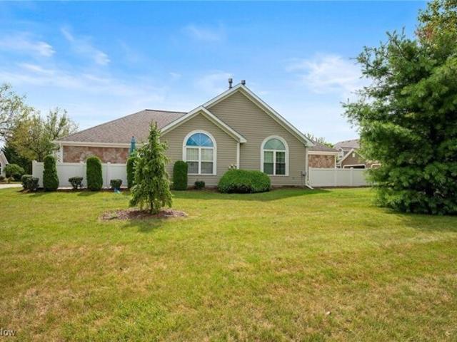Condo for sale in Medina