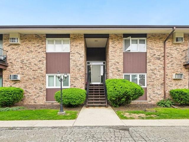 Condo for sale in Glen Ellyn