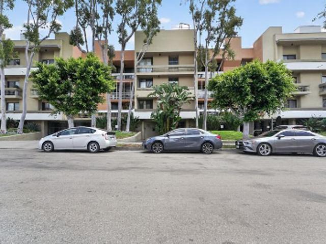 Condo for sale in Canoga Park, California