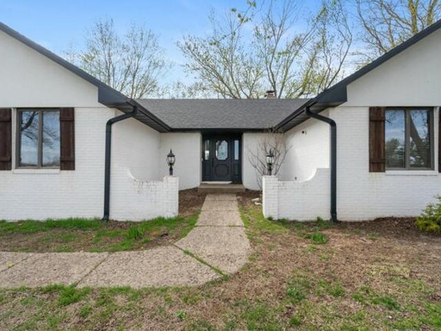 House for sale in Bolivar, Missouri