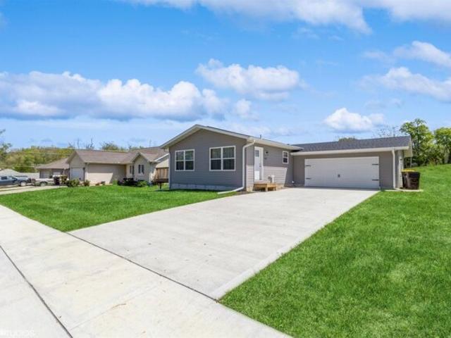 House for sale in Osceola, Iowa