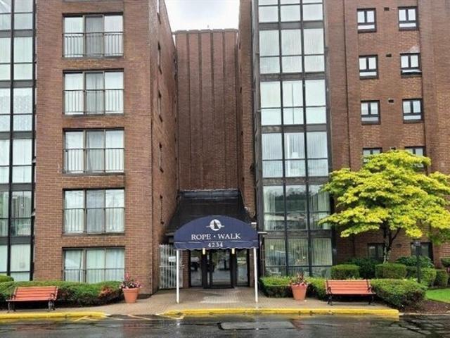 Condo for sale in Bristol, Massachusetts