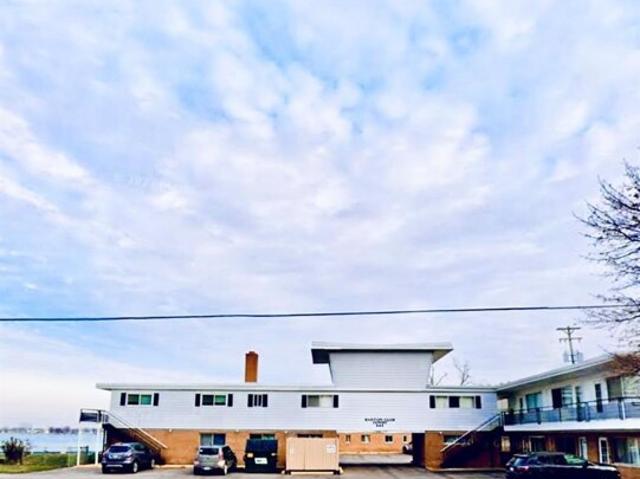 Condo for sale in Marine City