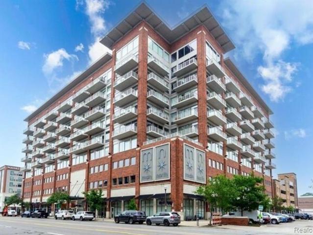 Condo for sale in Royal Oak