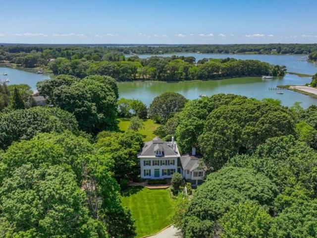 House for sale in Shelter Island