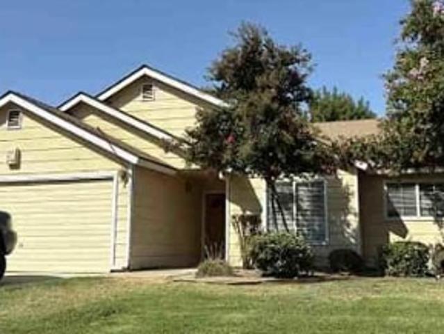 House for sale in Visalia, Tulare County