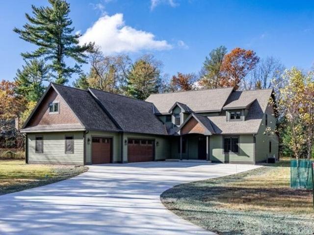 House for sale in Juneau, Wisconsin