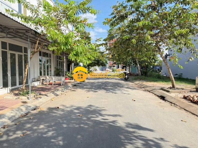Mặt bằng bán