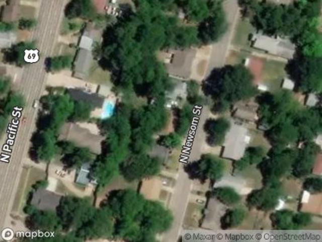 House for sale in Mineola