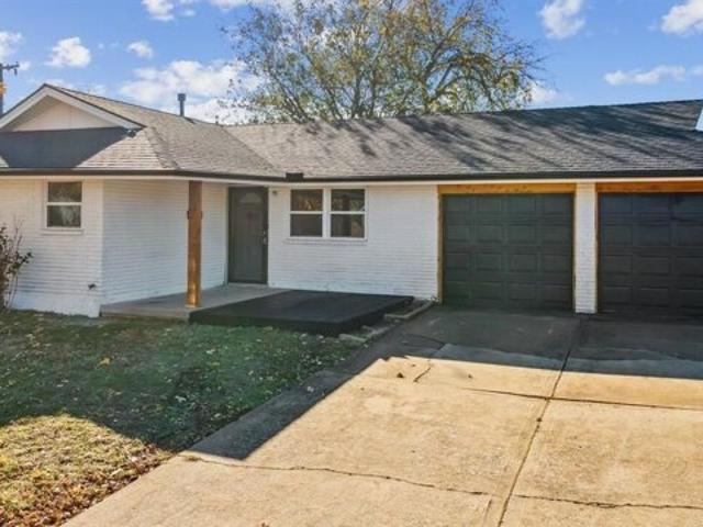 House for sale in Moore House for sale in Moore