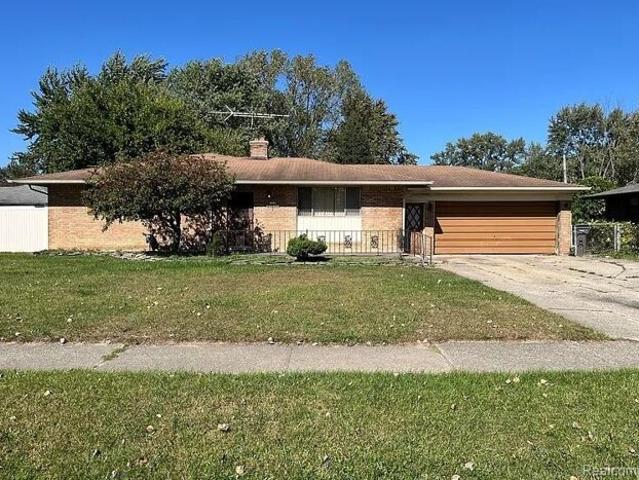 House for sale in Clinton Township