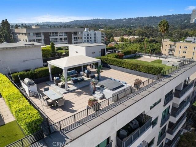 Condo for sale in Beverly Hills, California