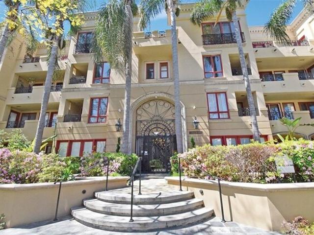 Condo for sale in Beverly Hills, California