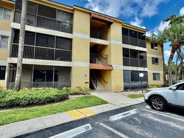 Condo for sale in Oakland Park