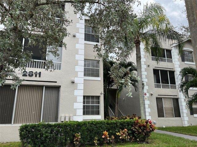 Condo for sale in Oakland Park