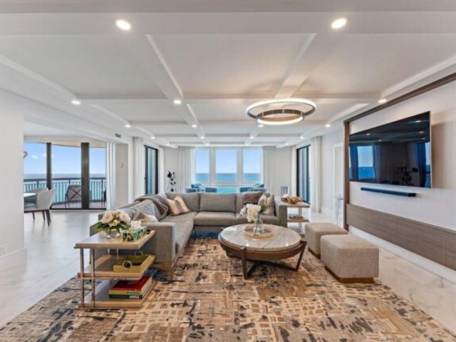 Condo for sale in Riviera Beach