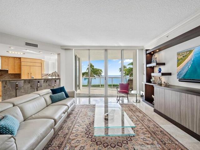 Condo for sale in Riviera Beach