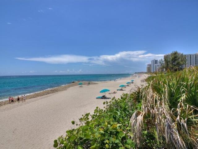 Condo for sale in Riviera Beach