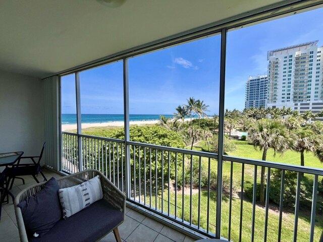 Condo for sale in Riviera Beach