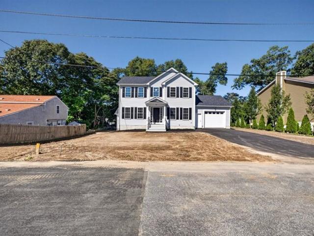 House for sale in Oak Grove Village, Fall River