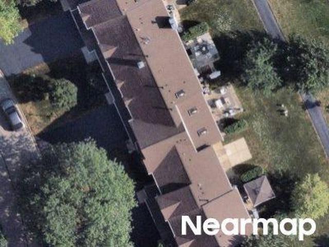 Townhouse for sale in Streamwood, Illinois