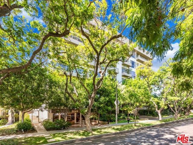 Condo for sale in Beverly Hills, California