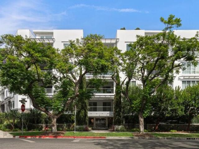 Condo for sale in Beverly Hills, California