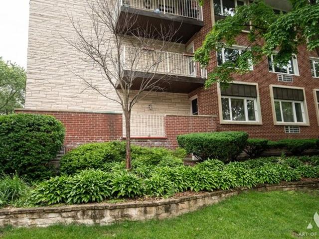 Condo for sale in Arlington Heights