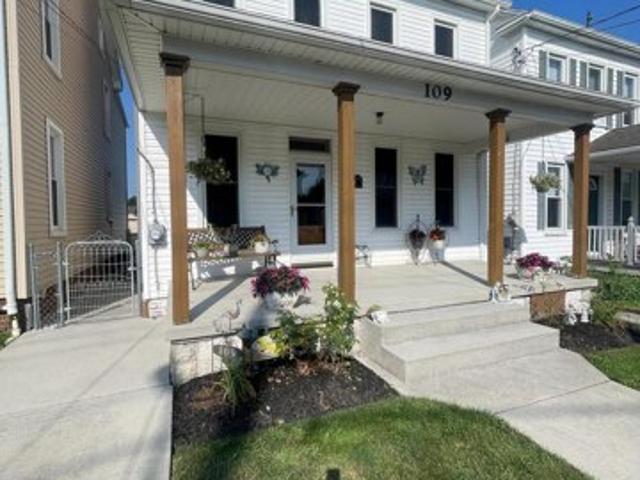 House for sale in New Oxford