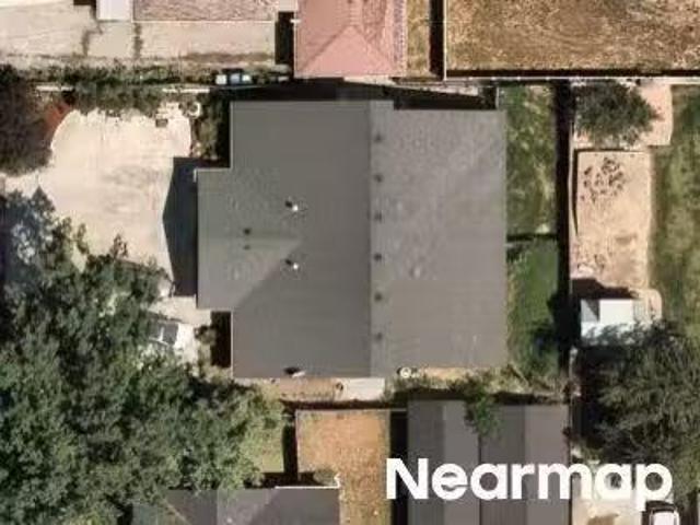 House for sale in Garden City