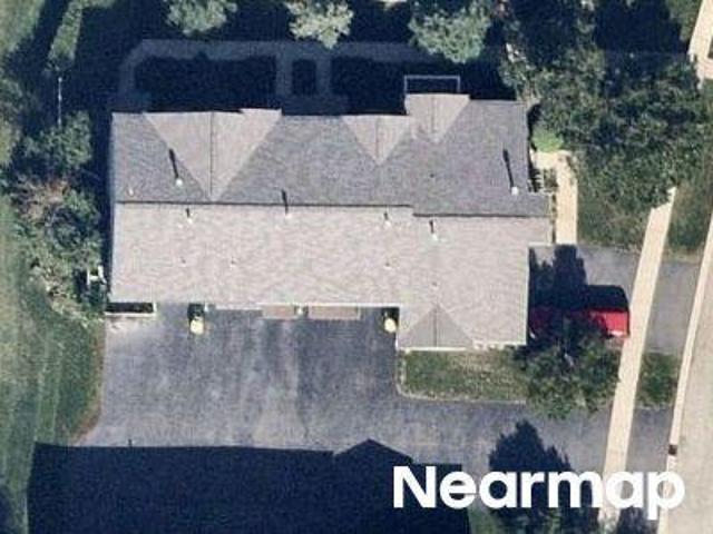 Townhouse for sale in Mchenry, Illinois