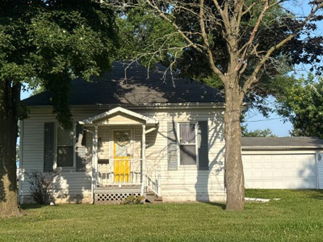House for sale in Carlinville, Illinois