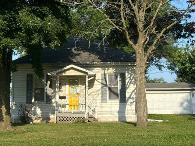 House for sale in Carlinville, Macoupin County