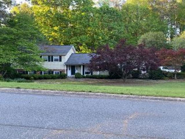 House for sale in Roswell
