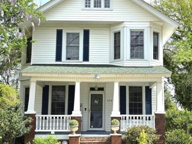 House for sale in Elm City