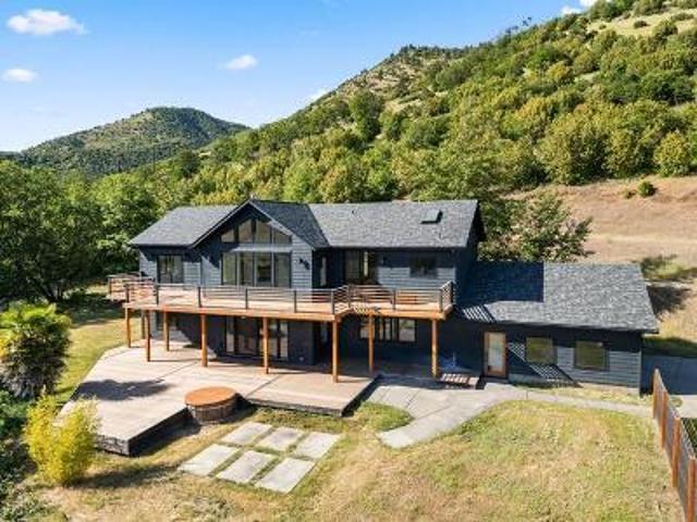 House for sale in Gold Hill