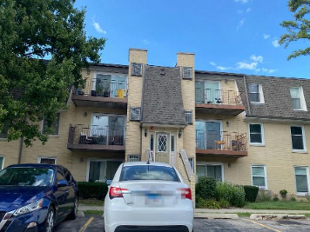 Condo for sale in Mount Prospect, Illinois