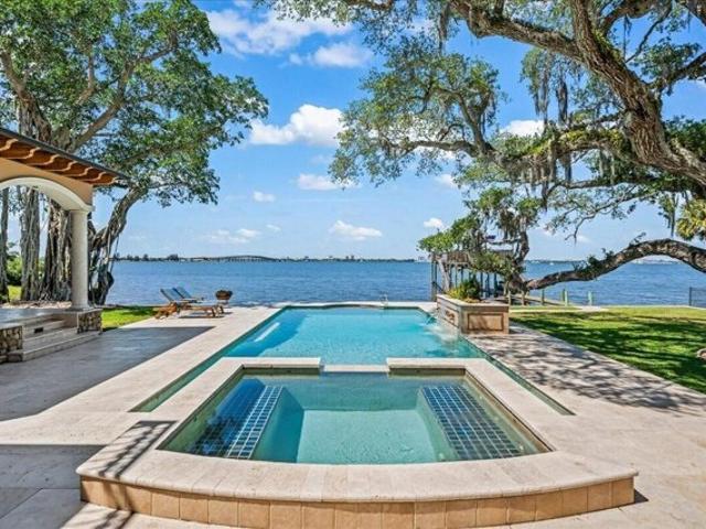 House for sale in Indialantic
