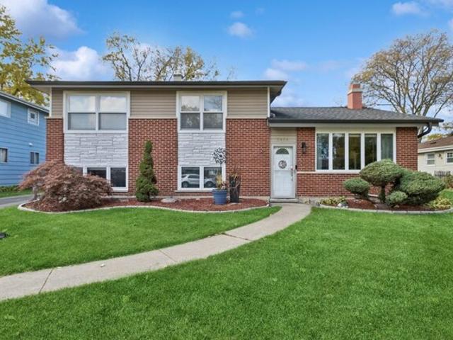 House for sale in Mount Prospect, Illinois