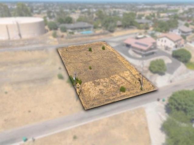 Land for sale in Tulare, California