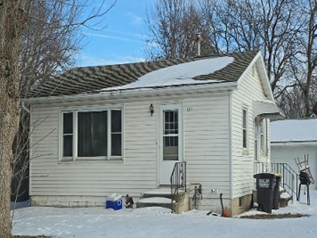 House for sale in Lake Crystal, Minnesota