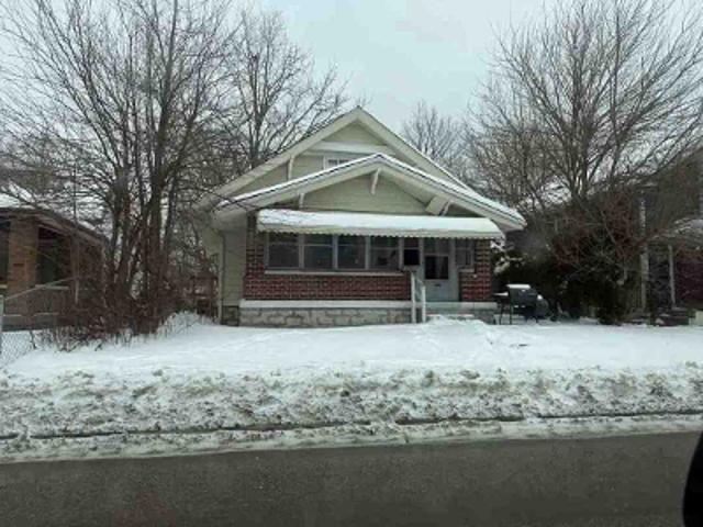 House for sale in Near Eastside, Camby