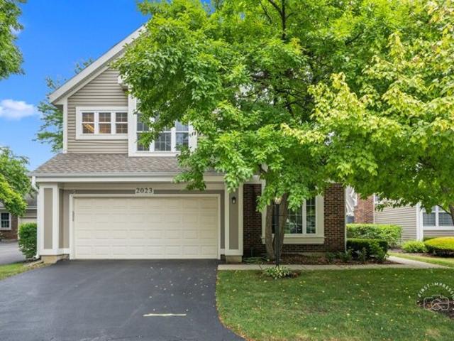 Condo for sale in Arlington Heights