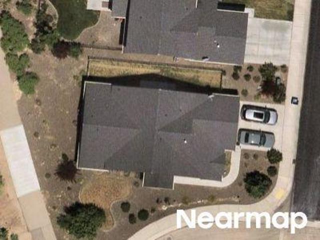 House for sale in Garden City