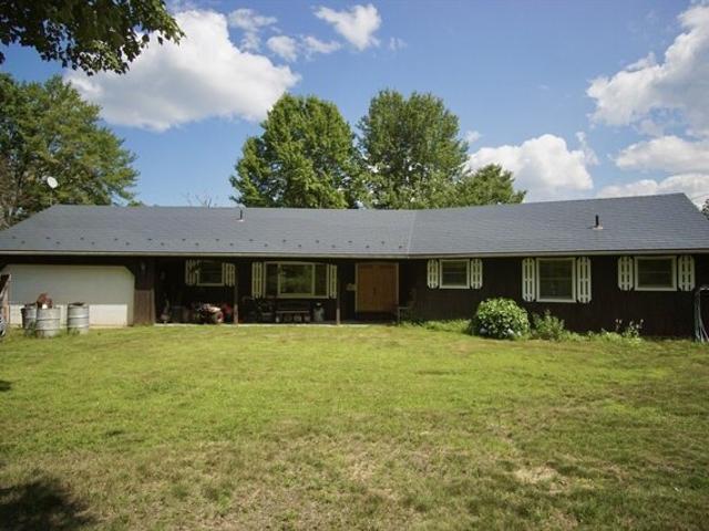 House for sale in Charlton